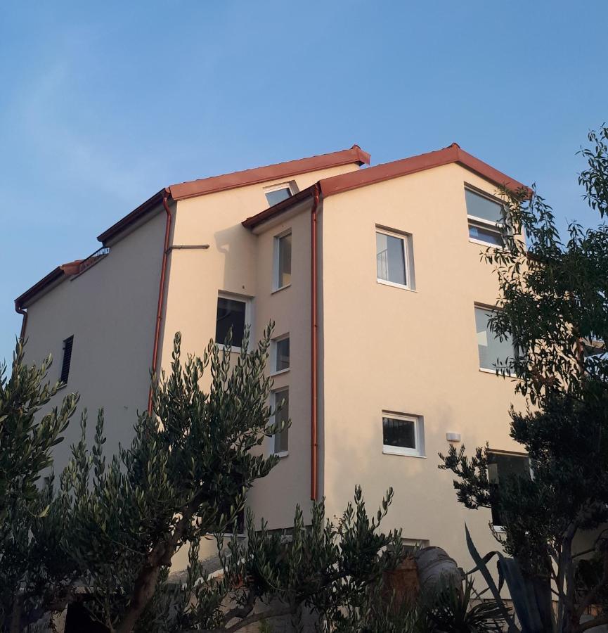 Apartmani Laura Sibenik Exterior photo