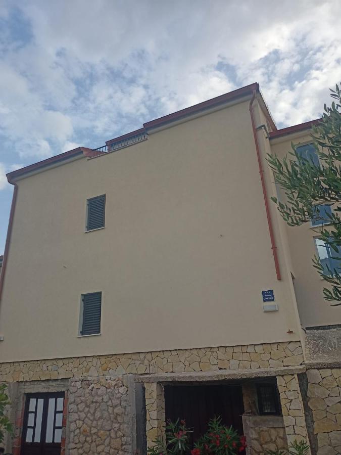 Apartmani Laura Sibenik Exterior photo